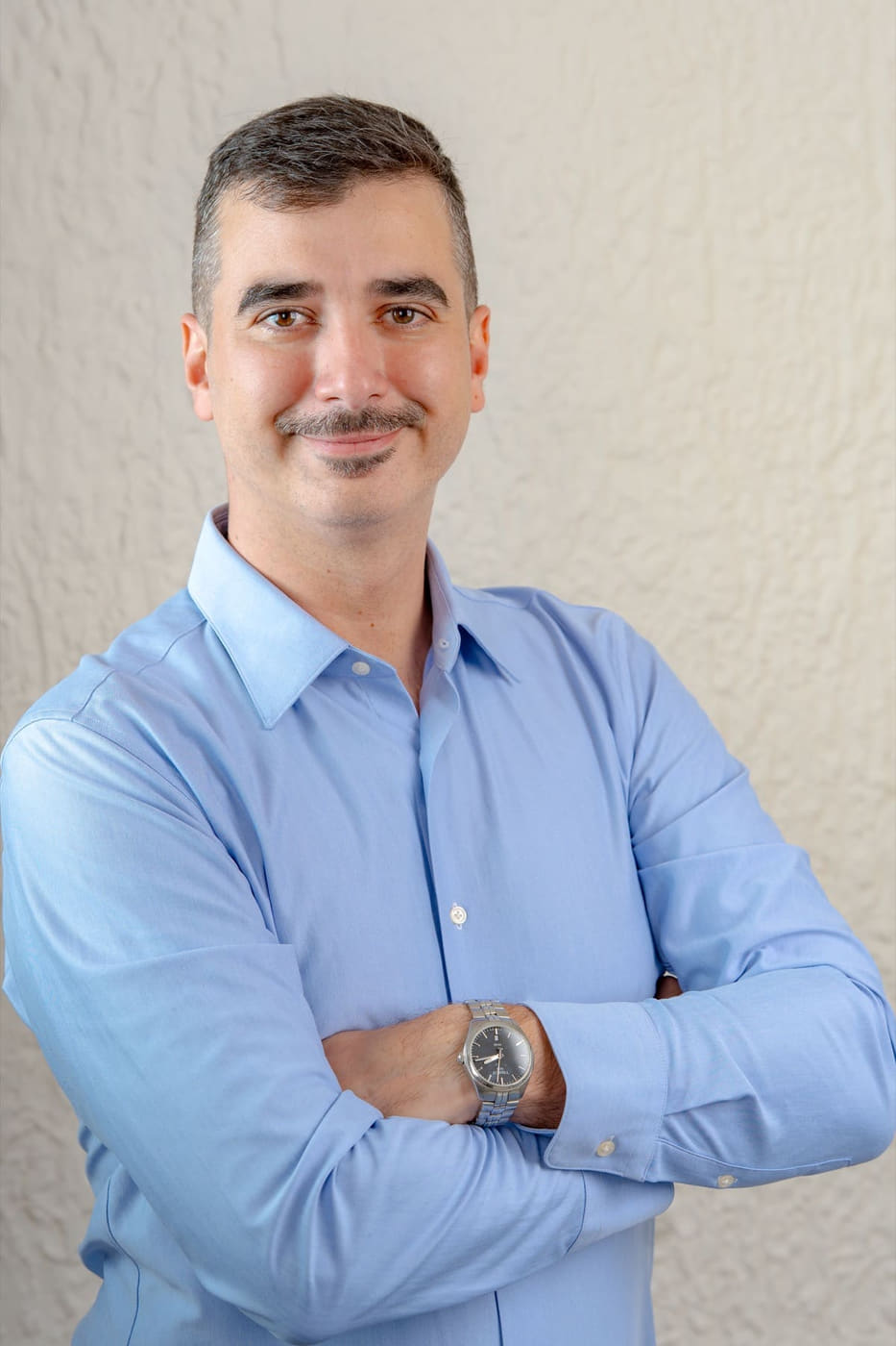 Dr. López Moris en consulta