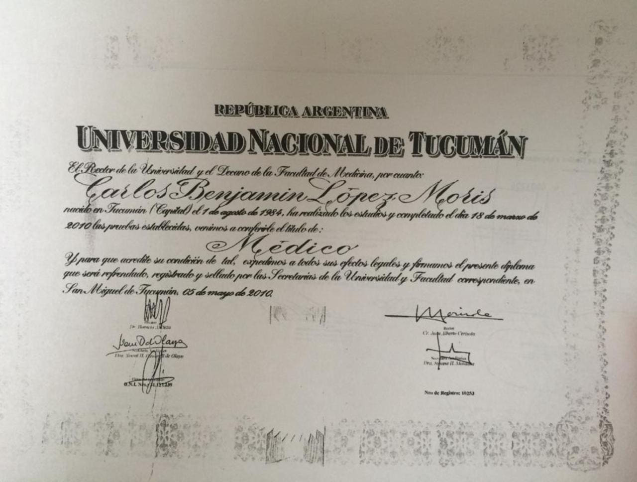 Diploma: Médico — Universidad Nacional de Tucumán